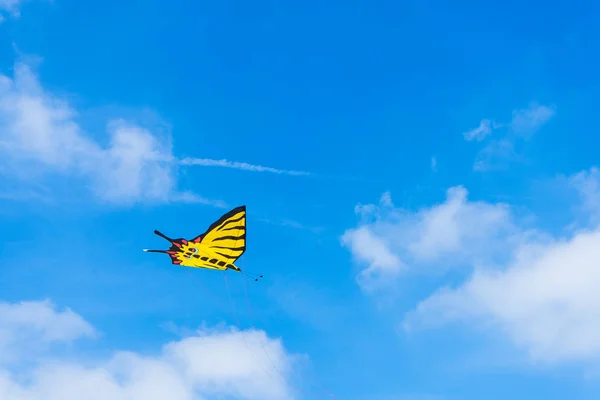Cometas Volando Cielo Entre Las Nubarras Bedford International Kite Festival — Foto de Stock