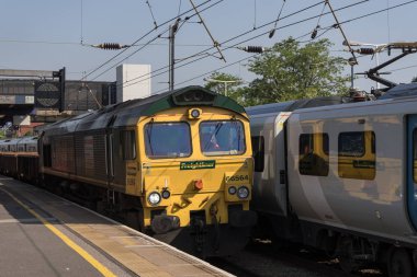 Bedford, İngiltere, İngiltere - 27 Mayıs 2018.Trains Bedford İstasyonu.