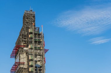  Londra, İngiltere, Birleşik Krallık, 27 Mayıs 2018. Big Ben, Londra'nın ünlü Saat Kulesi için önemli bir tadilattan iş iskele çevrili.