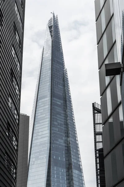 Londra, İngiltere, 27 Mayıs 2018.The Shard, Londra Köprüsü çeyrek gelişiminde AB Southwark, Londra Se1 iki bina arasında yüksek binası.