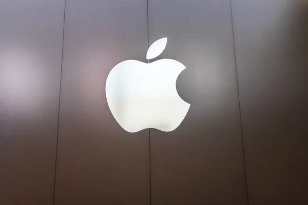Milton Keynes, Apple Store, Apple İngiltere, Aralık 21,2018.Apple logo, Amerikan çokuluslu teknoloji şirketi Cupertino, California'da Merkezi