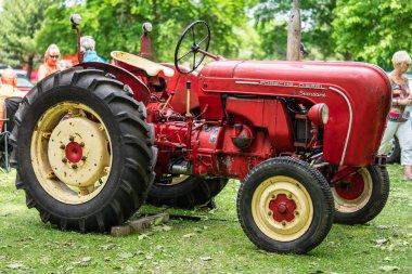 Bedford, Bedfordshire, İngiltere. 2 Haziran 2019. Porsche-Diesel Super, Porsche tarafından 1956 ve 1963 yılları arasında üretilen bir traktördür.