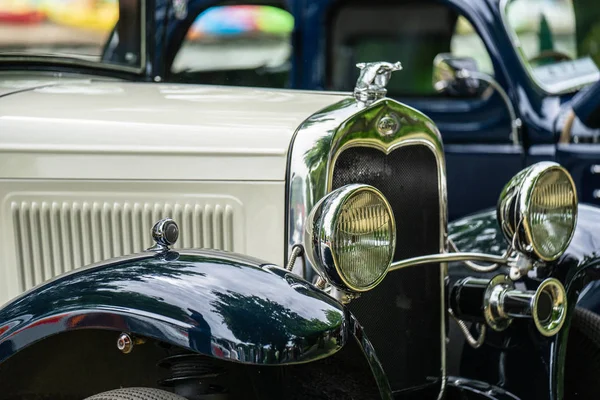 Bedford, bedfordshire, uk 2. juni 2019. fragment von 1930 s style ford model a saloon — Stockfoto