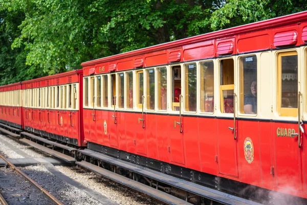 Castletown, Ilha de Man, 16 de junho de 2019. A Isle of Man Railway é uma ferrovia de bitola estreita operada a vapor conectando Douglas com Castletown e Port Erin — Fotografia de Stock