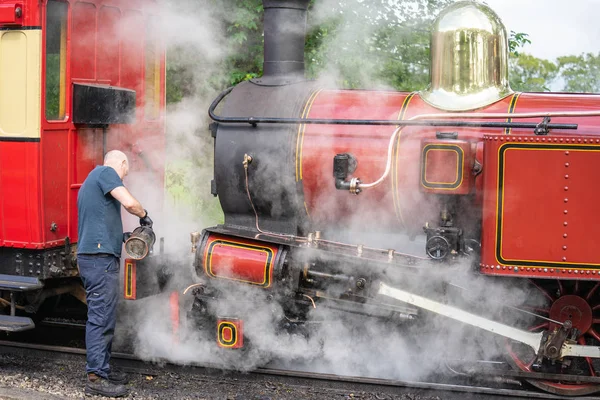 Castletown, Ilha de Man, 16 de junho de 2019. A Isle of Man Railway é uma ferrovia de bitola estreita operada a vapor conectando Douglas com Castletown e Port Erin — Fotografia de Stock