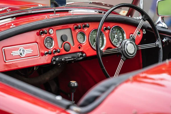 Bedford, Bedfordshire, Reino Unido. 2 de junho de 2019.A MGA é um carro esportivo produzido pela MG, 1956 — Fotografia de Stock