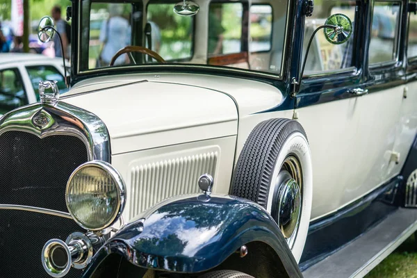 Bedford, Bedfordshire, Reino Unido 2 de junho de 2019. Fragmento de 1930 s Estilo Ford Modelo A Saloon — Fotografia de Stock