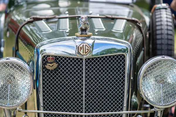 Bedford, Bedfordshire, Reino Unido. Junio 2 2019. Festival de automovilismo, fragmento de un coche deportivo Vintage MG — Foto de Stock