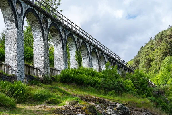 A Laxey enyém víz pumpáló kerék rúd viadukt. — Stock Fotó