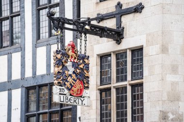 Londra, Ingiltere, 14 Temmuz 2019. Liberty, genel olarak Libertys olarak bilinen, Great Marlborough Street, Londra 'nın batı ucunda bir alışveriş mağazası