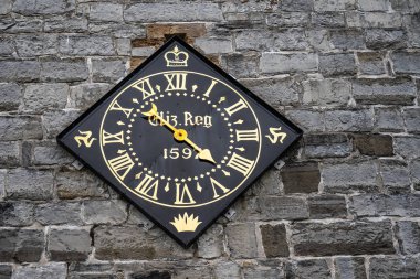 Castletown, Man Isle, 15 Haziran 2019. Castle Rushen saat Castletown önemli bir dönüm noktası, Kraliçe I Elizabeth Tarafından 1597 yılında İngiltere'de sunulmuştur olan