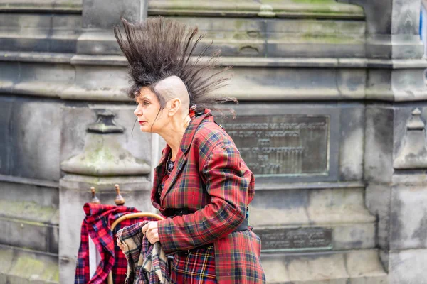 Edinburgh, Schottland, 8. August 2019.edinburgh festival fringe.street performer. — Stockfoto