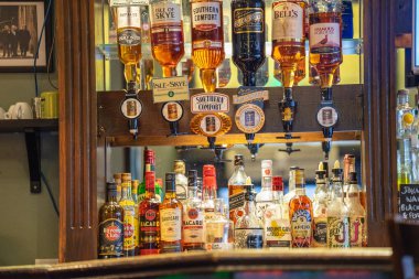 Edinburgh, İskoçya, 8 Ağustos 2019. Pub iç tasarım.