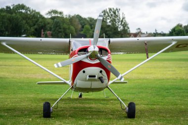 Old WARDEN, Bedfordshir, İngiltere, 6 Ekim 2019. İskoç Havacılık Bulldog Serisi 120. Shuttleworth 'da Yarış Günü.