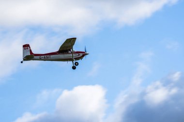 Eski Müdür, Bedfordshire, Uk, 6 Ekim 2019. Cessna 180. Shuttleworth 'da Yarış Günü.