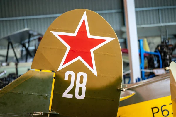 Old WARDEN, BEDFORDSHIRE, UK, OCTOBER 6, 2019. Фрагмент 1944 ПОЛИКАРПОВ ПО2. День скачек в Шаттлворте — стоковое фото