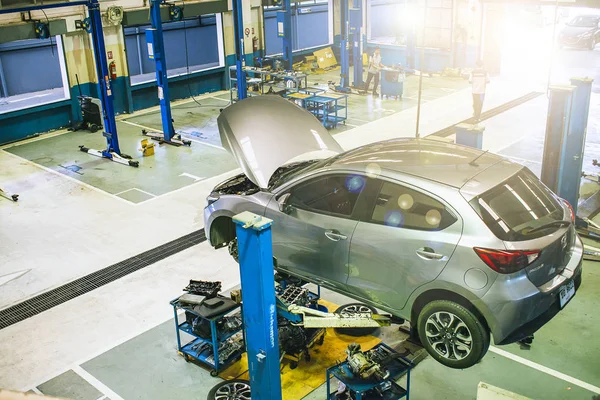 Bangsan Tayland Haziran 2018 bu araba mazda 2 marka Japonya gümüş renk