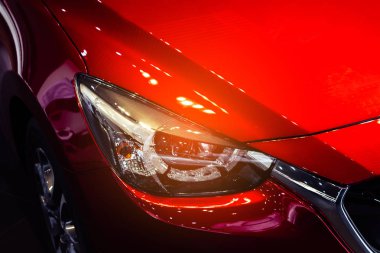 Araba sokak bulanık arka plan üzerinde. Otomotiv otomobil veya transpor için