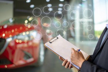 Adam iş ile simge hizmet araba mil Pano, yağ tankı, İngiliz anahtarı, showroom office simgesine tornavida arka plan bulanık. Otomotiv otomobil veya ulaşım görüntü için