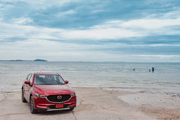 BANGSAEN, THAILAND 2019, vettura tutta nuova marca CX5 colore rosso giappone su — Foto Stock