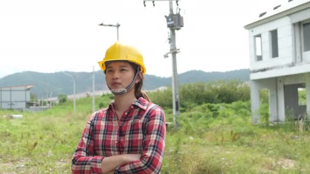 Images Lentes Vérification Site Construction Femme Ingénieur Asiatique Dans Les — Video