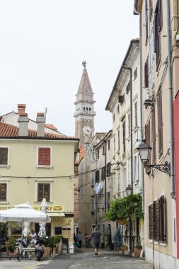 PİRAN, SLOVENIA - 12 Eylül 2016 'da Slovenya' nın Piran kentinde Buidlings.