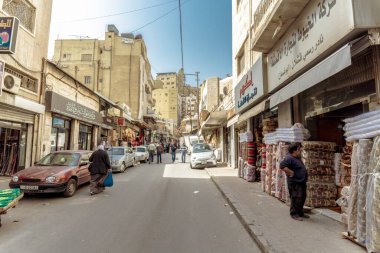 AMMAN, JORDAN - 15 Şubat 2019 'da Ürdün' ün başkenti Ürdün 'de Amman sokakları.