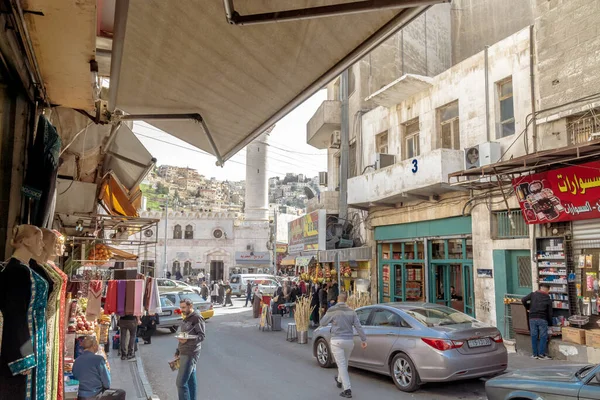 AMMAN, JORDAN - 15 Şubat 2019 'da Ürdün' ün başkenti Ürdün 'de Amman sokakları.
