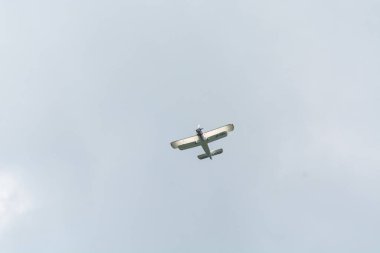 SOBENİE SZLACHECKIE, POLAND - 16 Haziran 2018 'de Polonya' nın Sobienie Szlacheckie kentindeki Sky Show sırasında tarihi uçaklar.