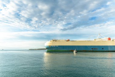 KOPER, SLOVENIA - 18 Eylül 2016 tarihinde Koper, Slovenya 'dan kalkan İlahi Ace feribotu.