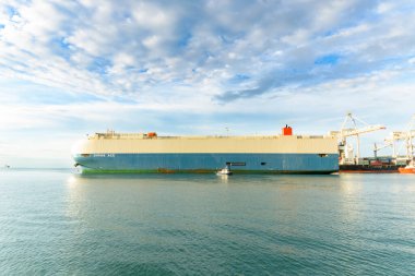 KOPER, SLOVENIA - 18 Eylül 2016 tarihinde Koper, Slovenya 'dan kalkan İlahi Ace feribotu.