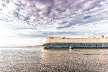 KOPER, SLOVENIA - 18 Eylül 2016 tarihinde Koper, Slovenya 'dan kalkan İlahi Ace feribotu.