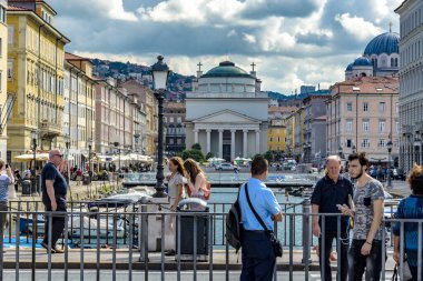 TRIESTE İTALYA - 12 Eylül 2016 'da İtalya' nın Trieste kentinde Sant 'Antonio Kilisesi.