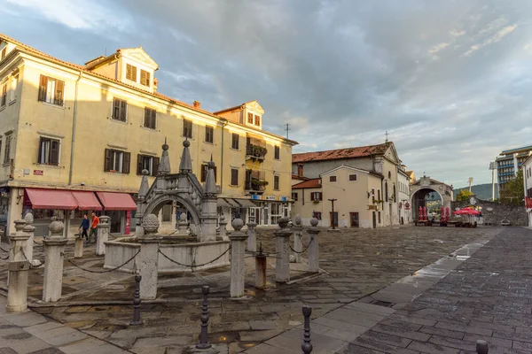 KOPER, SLOVENIA - 18 EYLÜL: 18 Eylül 2016 tarihinde Slovenya 'nın Koper kentinde Koper kasabası.