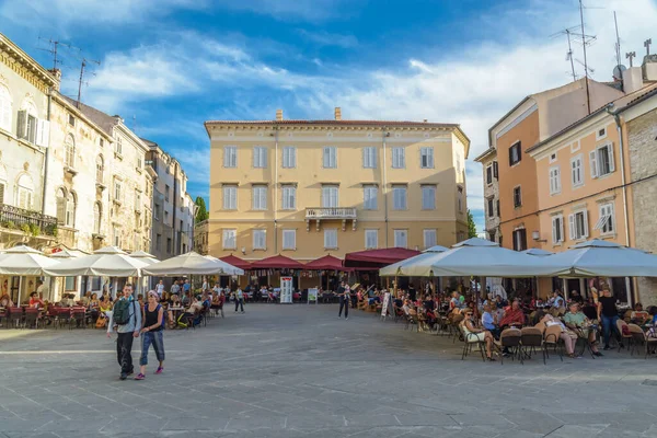 Pula Chorvatsko Září 2016 Turisté Odelském Městě Září 2016 Pule — Stock fotografie