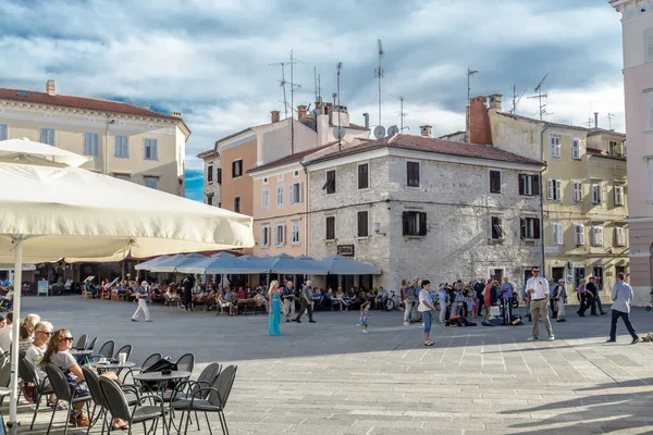 Pula Chorvatsko Září 2016 Turisté Odelském Městě Září 2016 Pule — Stock fotografie