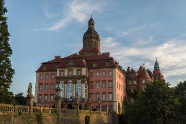 WALBRZYCH, POLAND - 29 Temmuz 2016 'da Polonya' nın Walbrzych kentinde bulunan Barok Şatosu Ksiaz.