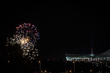 Polonya Ulusal Stadyumu 'nda havai fişekler - Varşova, Polonya