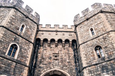 Windsor Kraliyet Kalesi kapısı