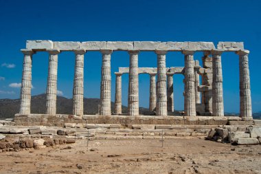 Sıcak yaz boyunca Yunanistan 'daki Antik Tapınak