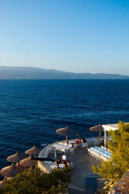 Ada üzerindeki panoramik manzara