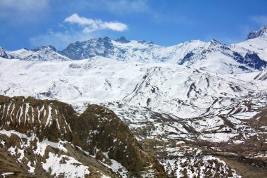 Nepal. Bulutlar. Gökyüzü. Himalayalar