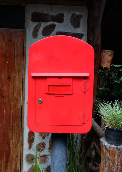 Nær Rød Postkasse Thailandsk – stockfoto
