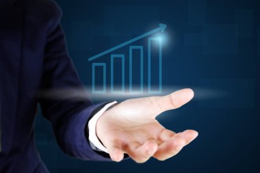 Bir büyüme grap tutan işadamı