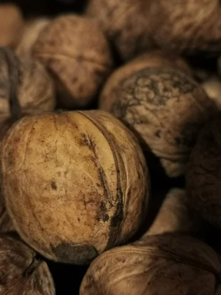 Волоські горіхи, група горіхів - крупним планом фото здорової їжі — стокове фото