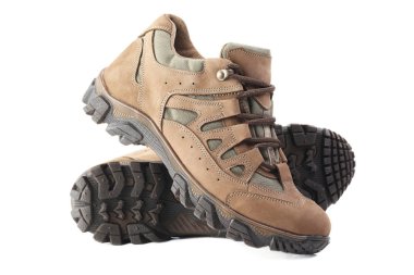 Beyaz arka plan üzerinde izole yürüyüş botları