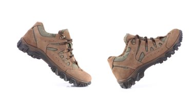 Kahverengi ayakkabılar beyaz arkaplanda izole edilmiş