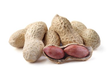 beyaz arkaplanda izole edilmiş yerfıstıkları