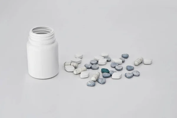 Medicamentos Suplementos Drogas Uma Garrafa Fundo Branco — Fotografia de Stock