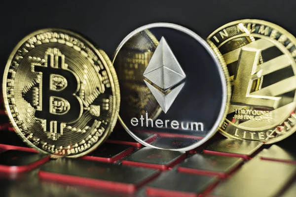 cryptocurrency, Bitcoin, litecoin, ethereum paralar. yakın çekim